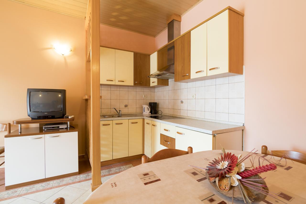 Apartments Kori Funtana Zewnętrze zdjęcie