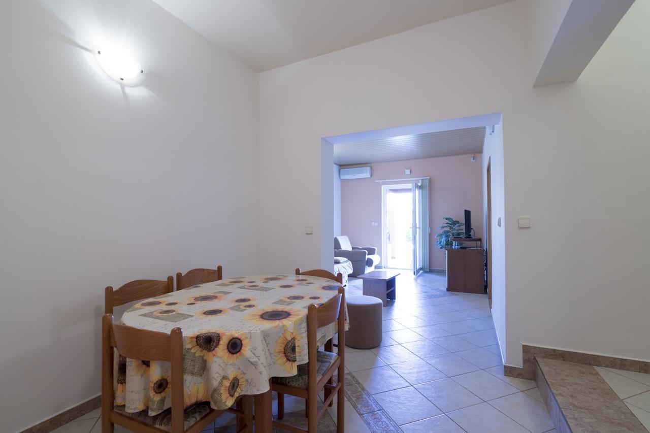 Apartments Kori Funtana Zewnętrze zdjęcie