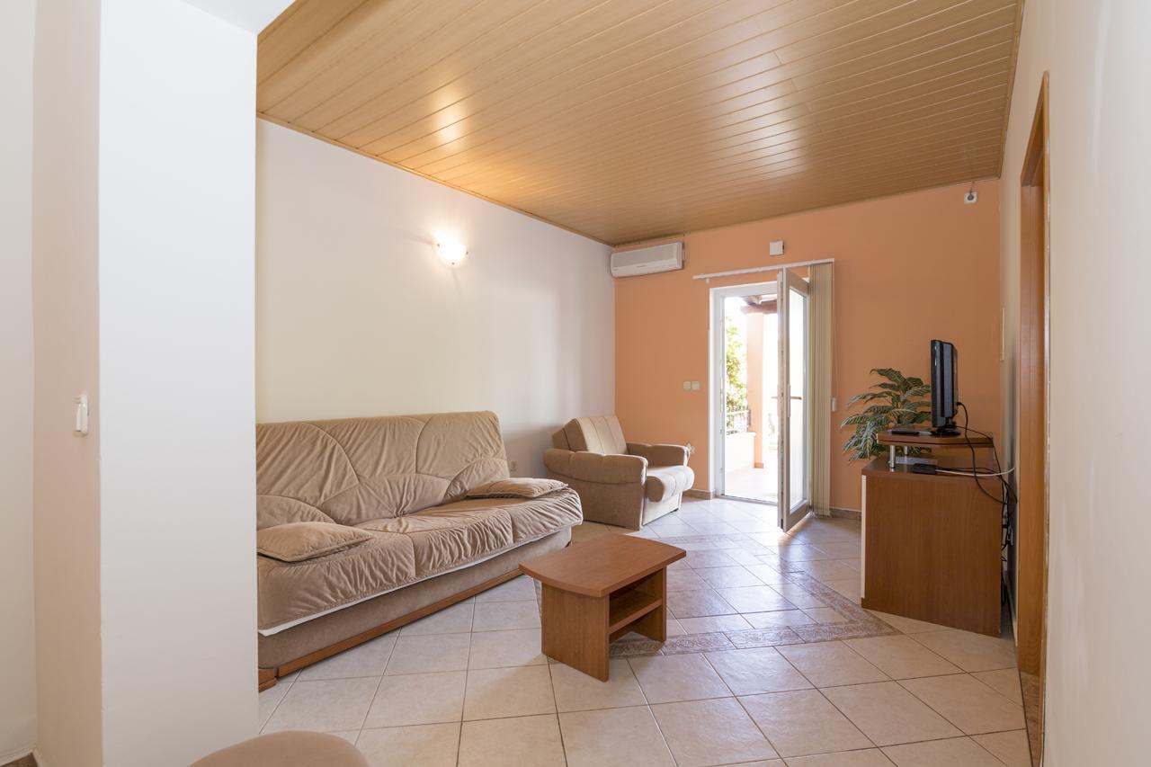 Apartments Kori Funtana Zewnętrze zdjęcie